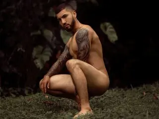 Nude pussy show RayColton